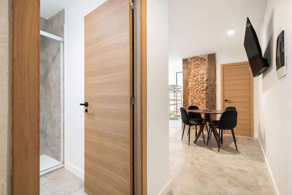 Nice Flat In Lavapies At Street Level S23A Madrid Ngoại thất bức ảnh